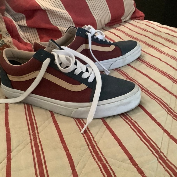Vans - Picture 1 of 5